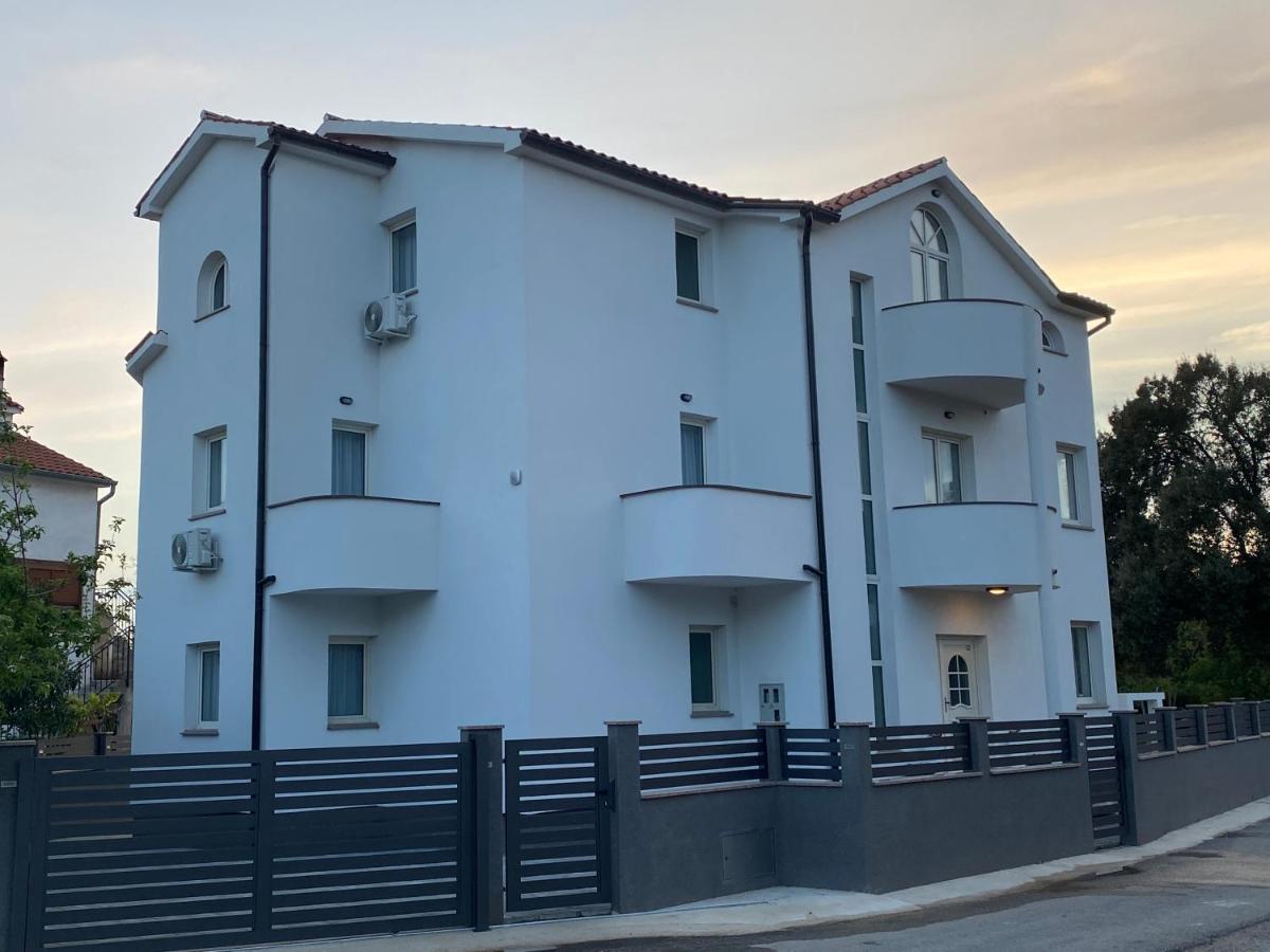 Villa Mara Pula Exterior photo